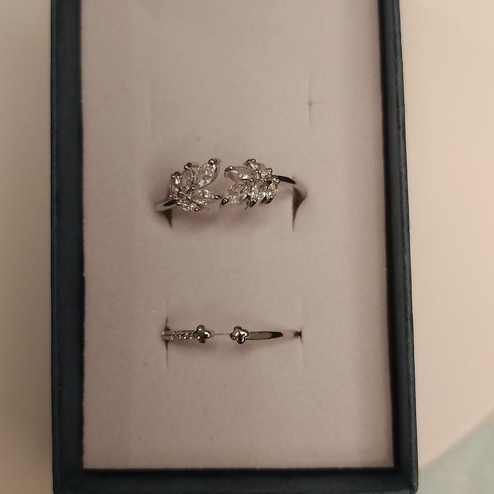 Dainty white gemstone leaf and clover set
